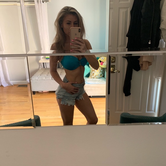 Meet your Posher, Ash - Picture 1 of 1